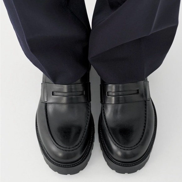 Vagabond Shoes - Vagabond Women’s Classic Black Slip-On Loafers